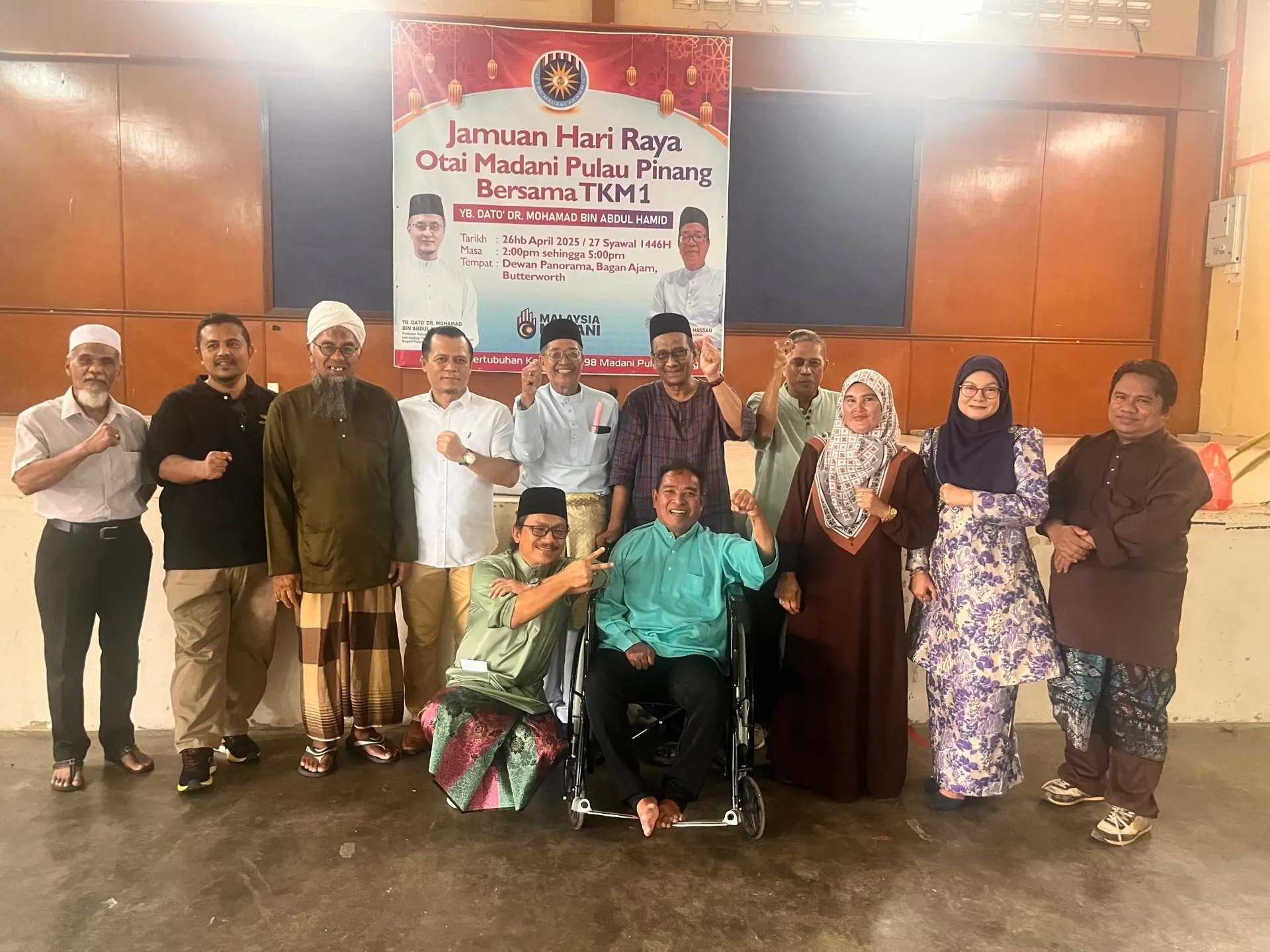 Sesi bergambar bersama warga OTAI